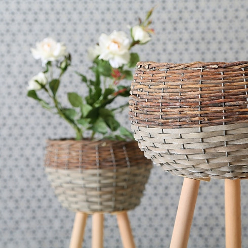 Proutěný květináč na nožičkách - 55 cm šedohnědý