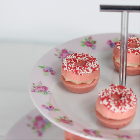 Porcelánový etažér s ružami 22 cm - dvojposchodový