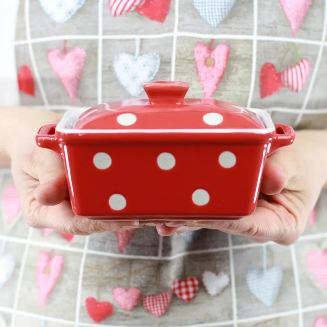 Keramická maselnička / zapekacia miska s pokrievkou - červená