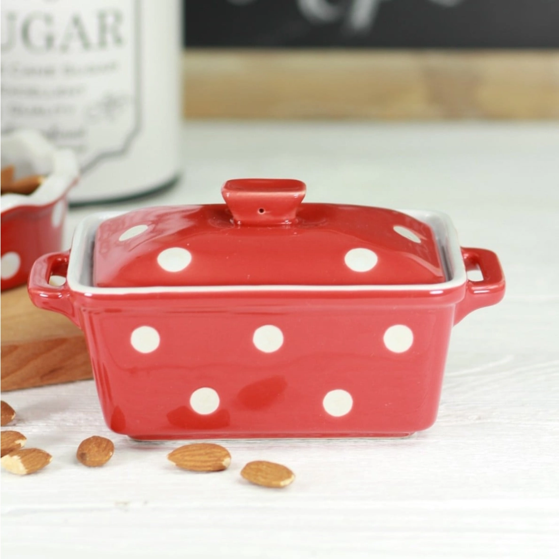 Keramická maselnička / zapekacia miska s pokrievkou - červená