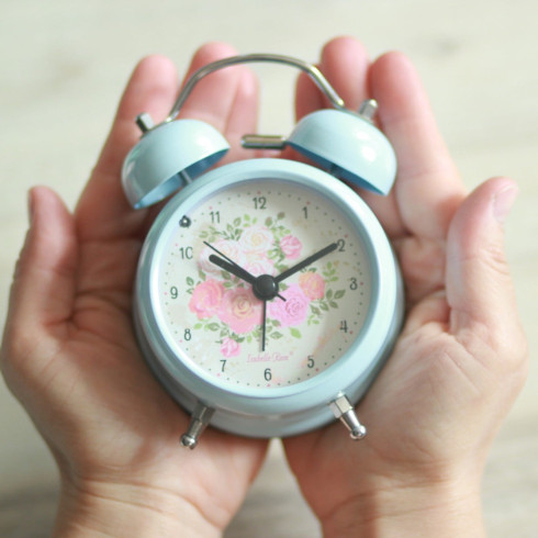 Kovový retro budík modrý
