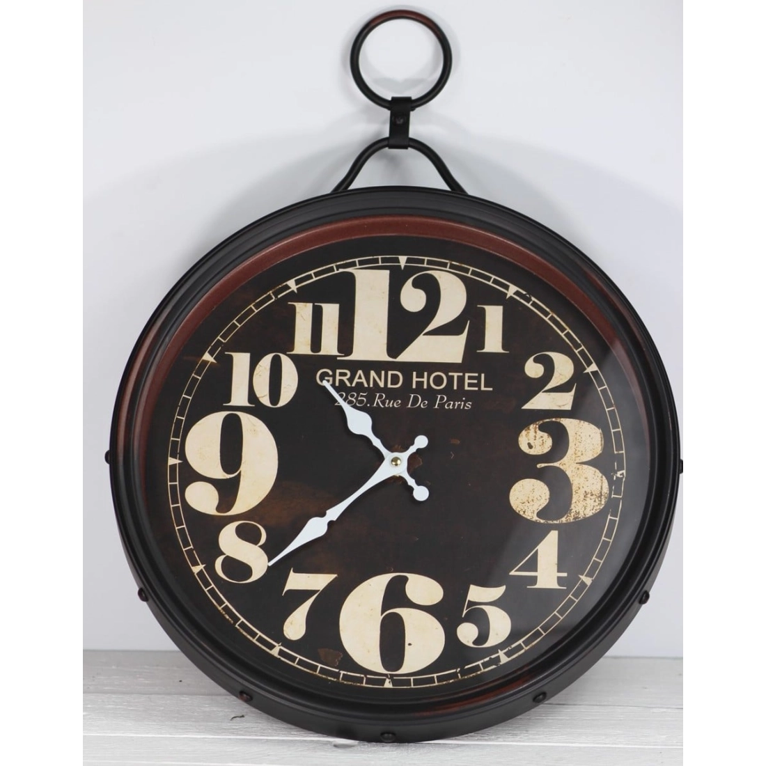 Nástenné kovové hodiny