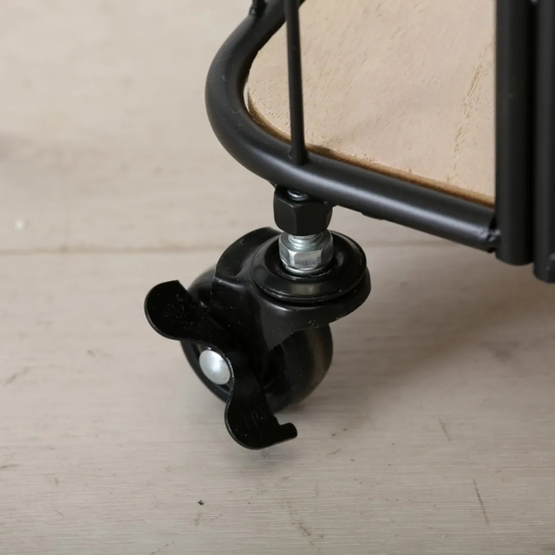 Odkladací stolík na kolieskach 40 cm