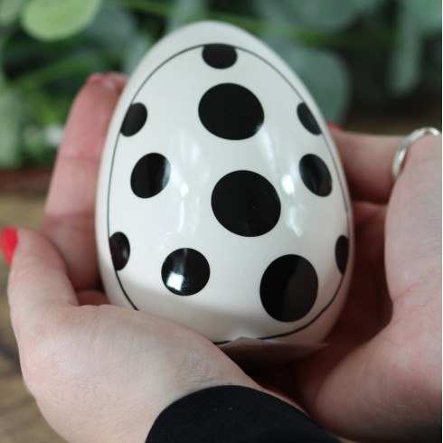 Porcelánové vajcia s bodkami alebo prúžkami 10 cm