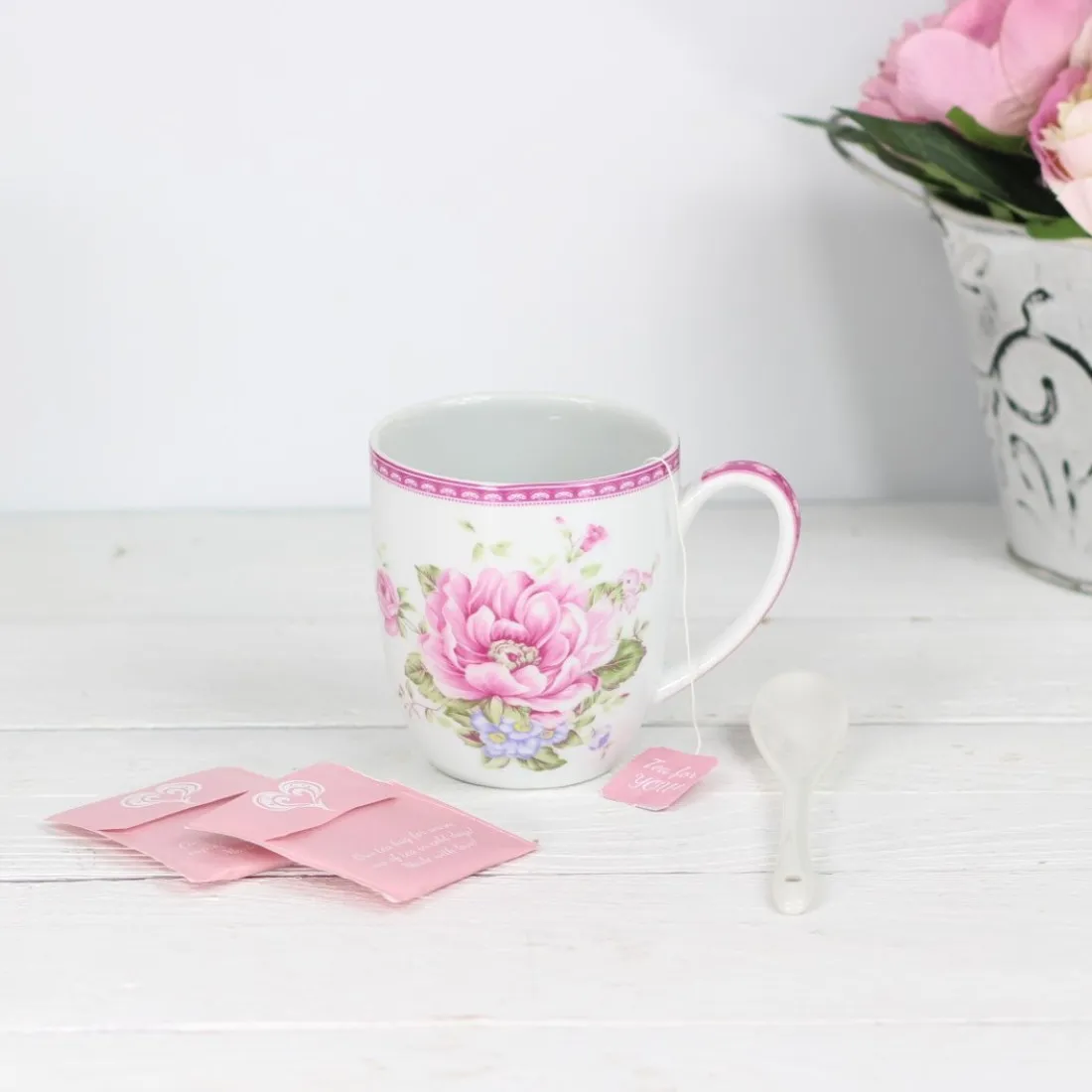 Porcelánový hrnček s ružami - 300 ml