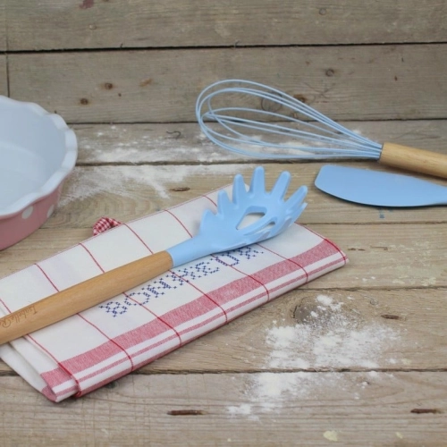 Silikónová lyžica na špagety 31 cm - svetlo modrá