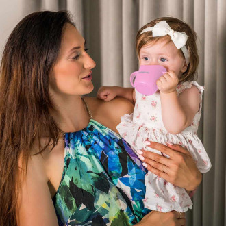Ergonomický hrnček na učenie Baby ono flow - ružový