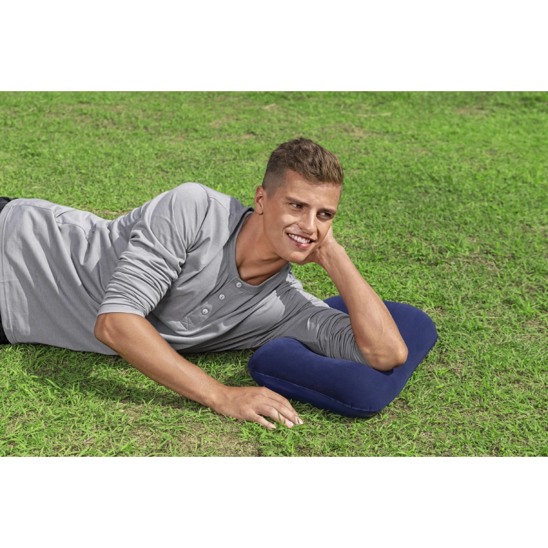 Cestovný nafukovací vankúš 42x26 cm - velúrový, modrý