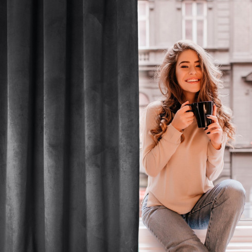 Dizajnový záves Rosa z jemného zamatu - 140x250 cm - čierny uchytenie dekoračné kolieska