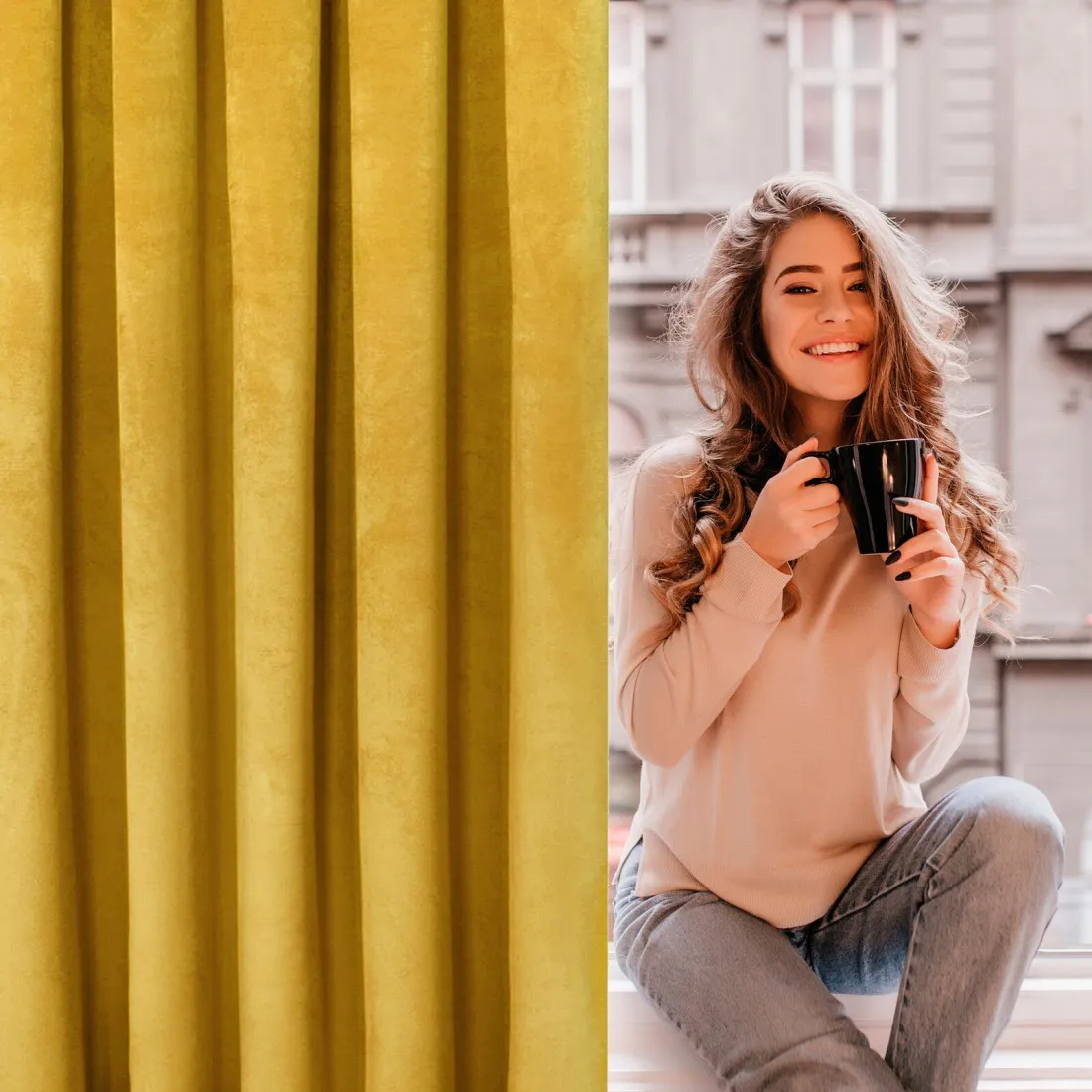 Rosa dizájnfüggöny finom bársonyból - 140 x 250 cm - mustársárga, rögzítés: dekoratív karikák