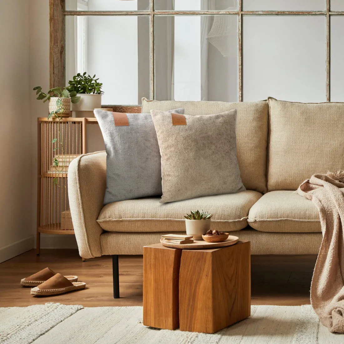 Párnahuzat bőrbetéttel - téglavörös 45 x 45 cm