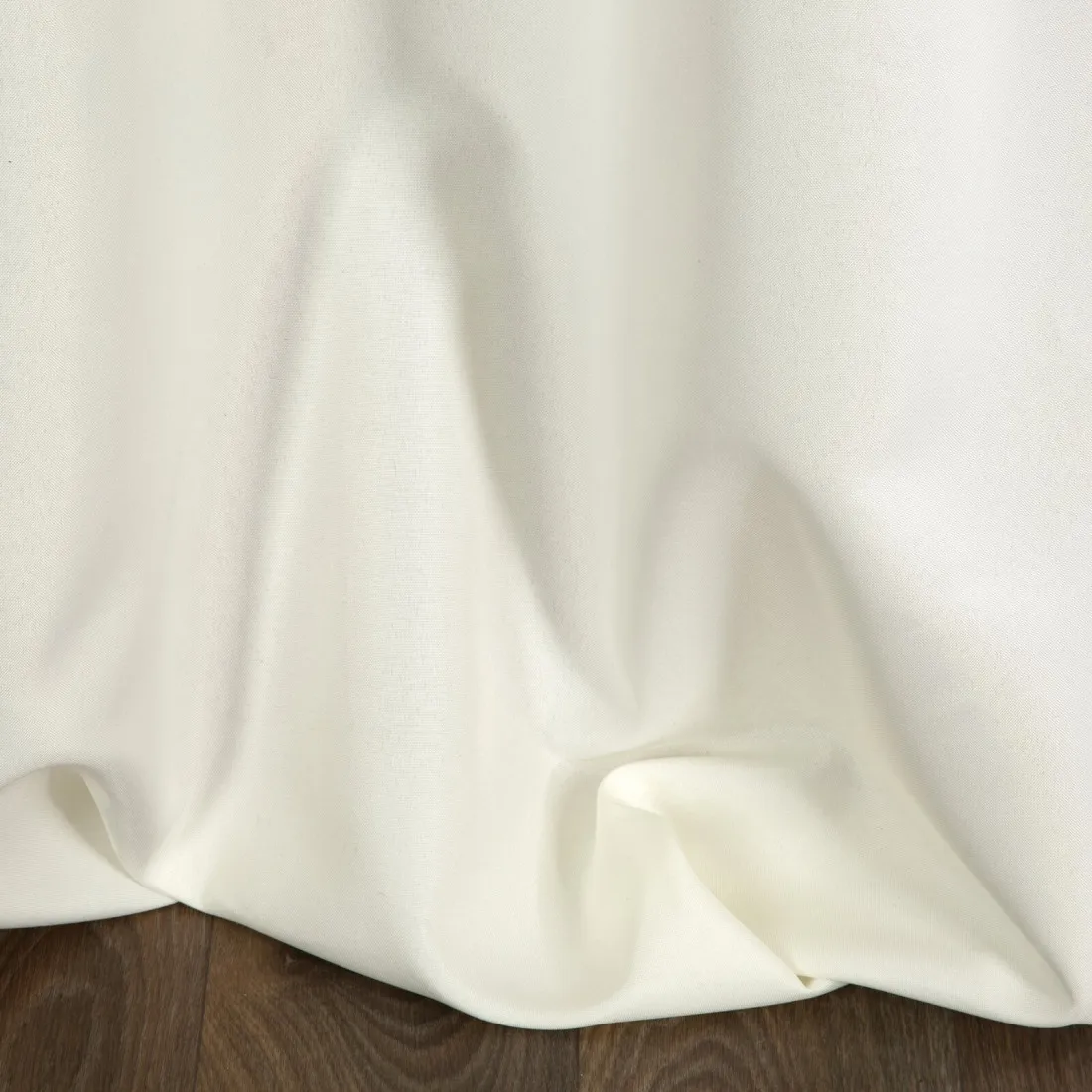 Rita függöny sima anyagból, 140 x 250 cm - krémszínű, dekoratív karikás rögzítés