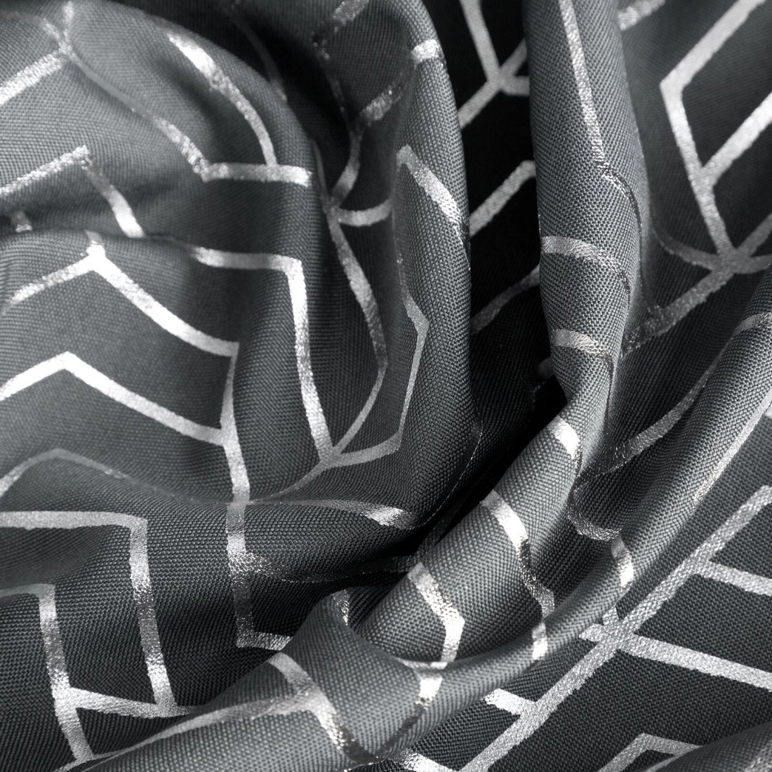 Geometrikus mintás függöny 140 x 250 cm - sötétezüst - dekoratív karikás rögzítés