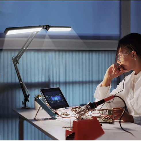 Multifunkčná nastaviteľná stolná lampa 168 LED, čierna