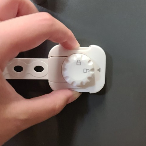 Nastaviteľné zábrany na skrine, blokáda 6 ks