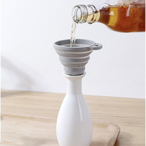 Skládací silikonová nálevka - univerzální