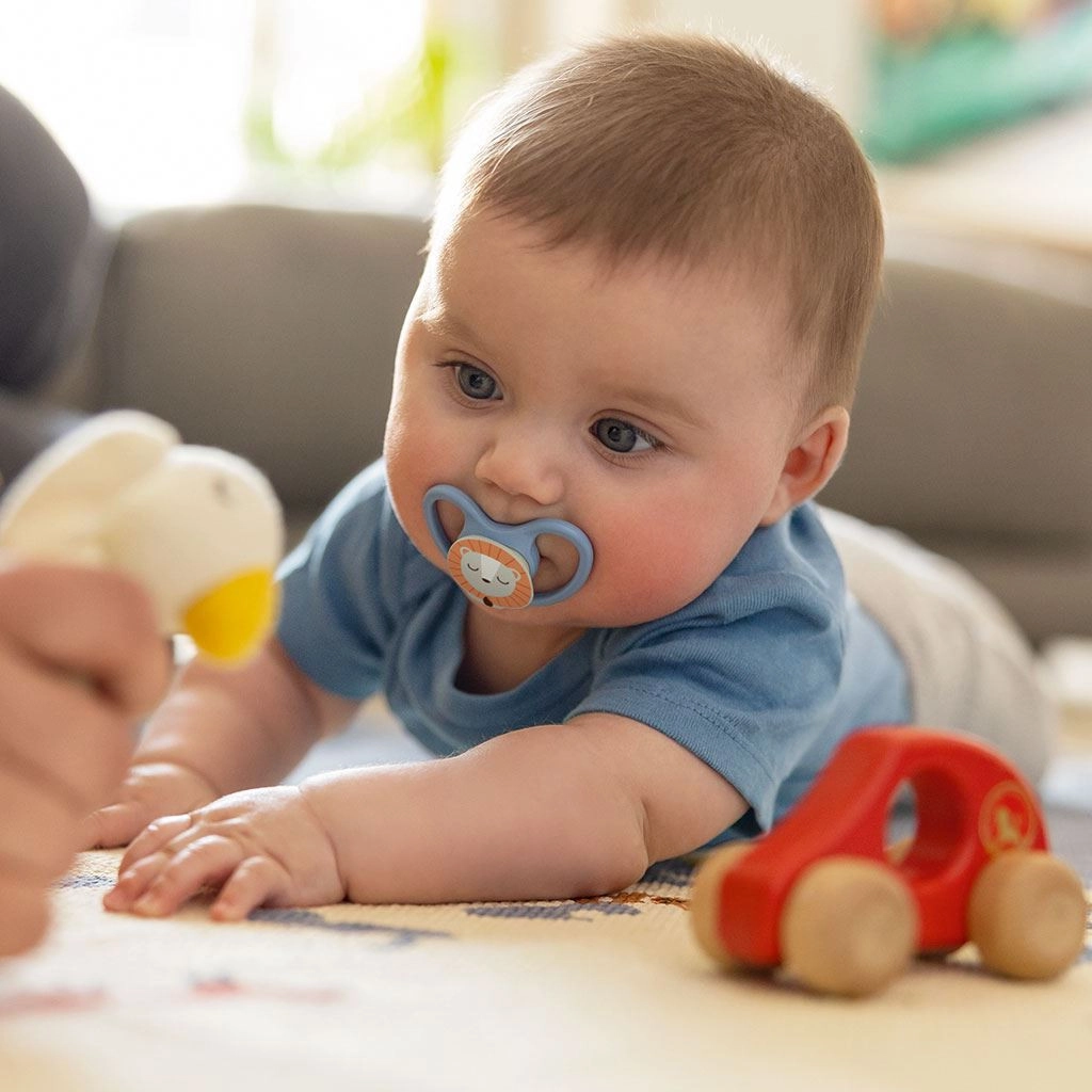 Dudlík Space Lvíček 6-18m