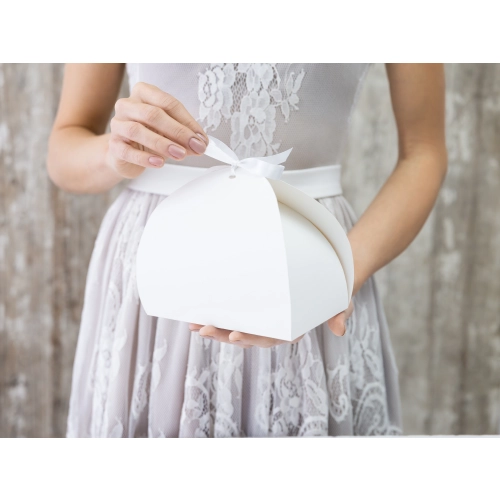 Bijela papirnata kutija za tortu s mašnom 16,5×14×9,5 cm – 10 kom