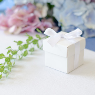 Bele papirnate škatlice s trakom za darila, 10 kosov, 5,2 × 5,2 cm