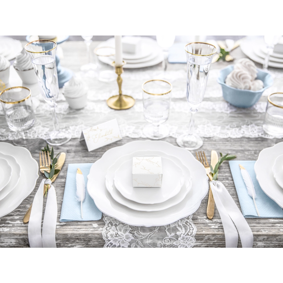 Cutiuțe cadou albe cu crenguțe aurii 6×3,5×5,5 cm – 10 buc.