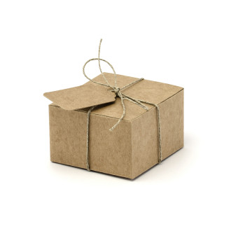 Ajándék kraft dobozkák címkével és zsinórral, 10 db, 6×5,5×3,5 cm