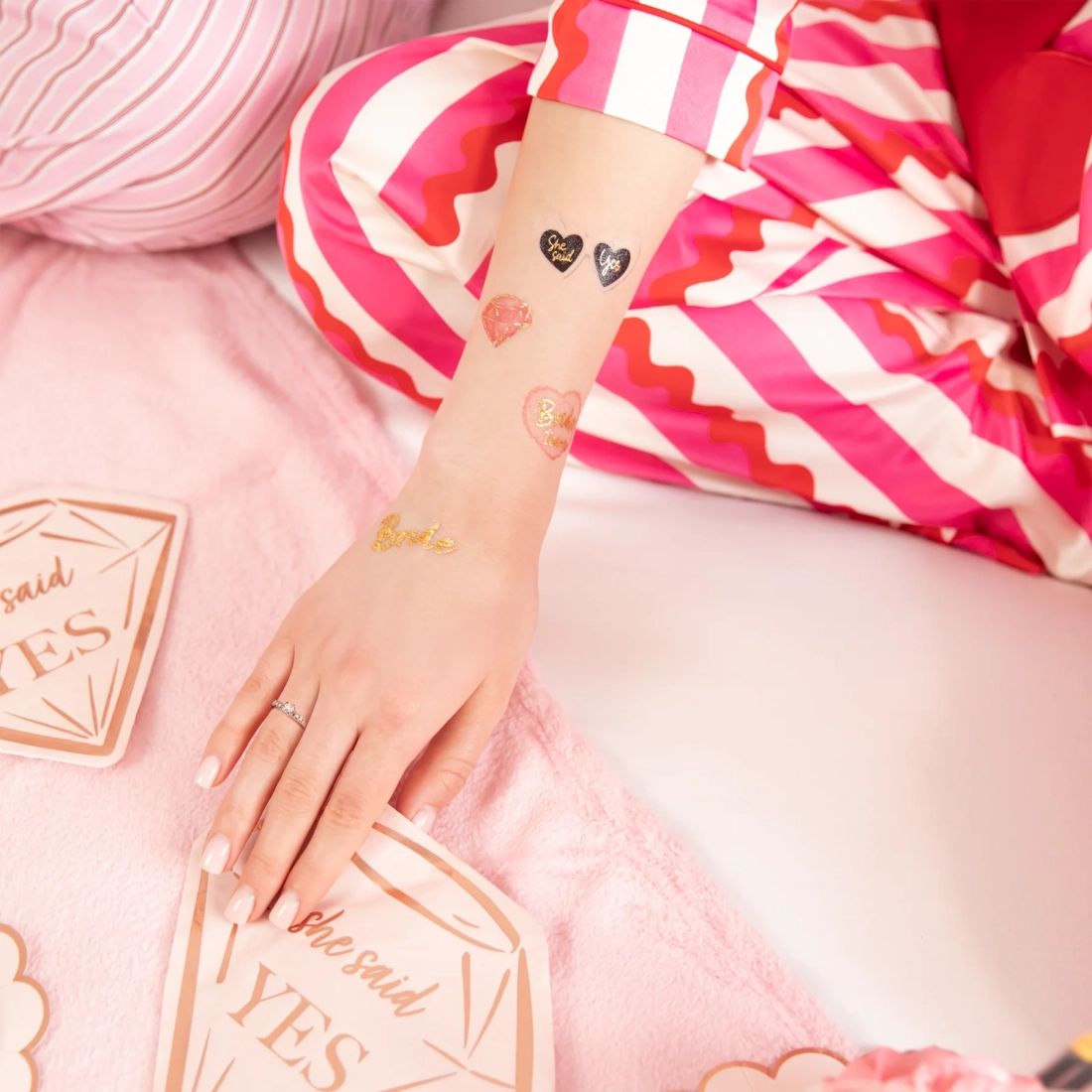 Ideiglenes tetoválások Bride to be – 19 darabos készlet