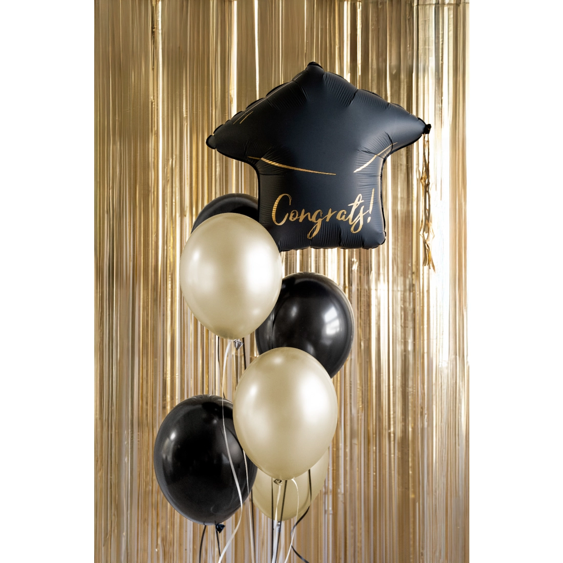 Balon din folie în formă de tocă de absolvire, negru cu fundă aurie, 60x55 cm – decorațiune pentru festivitatea de absolvire