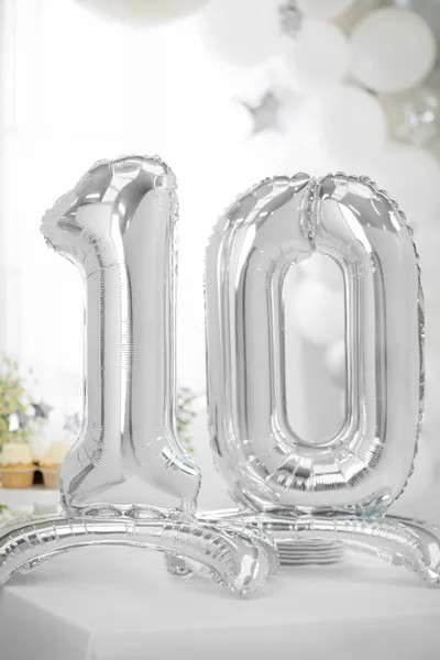 Önállóan álló fólia lufi szám 0, ezüst, 70 cm Önállóan álló fólia lufi szám 0, ezüst, 70 cm