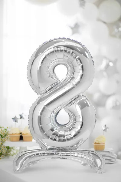 Önállóan álló fólia lufi szám 8, ezüst, 70 cm Önállóan álló fólia lufi szám 8, ezüst, 70 cm