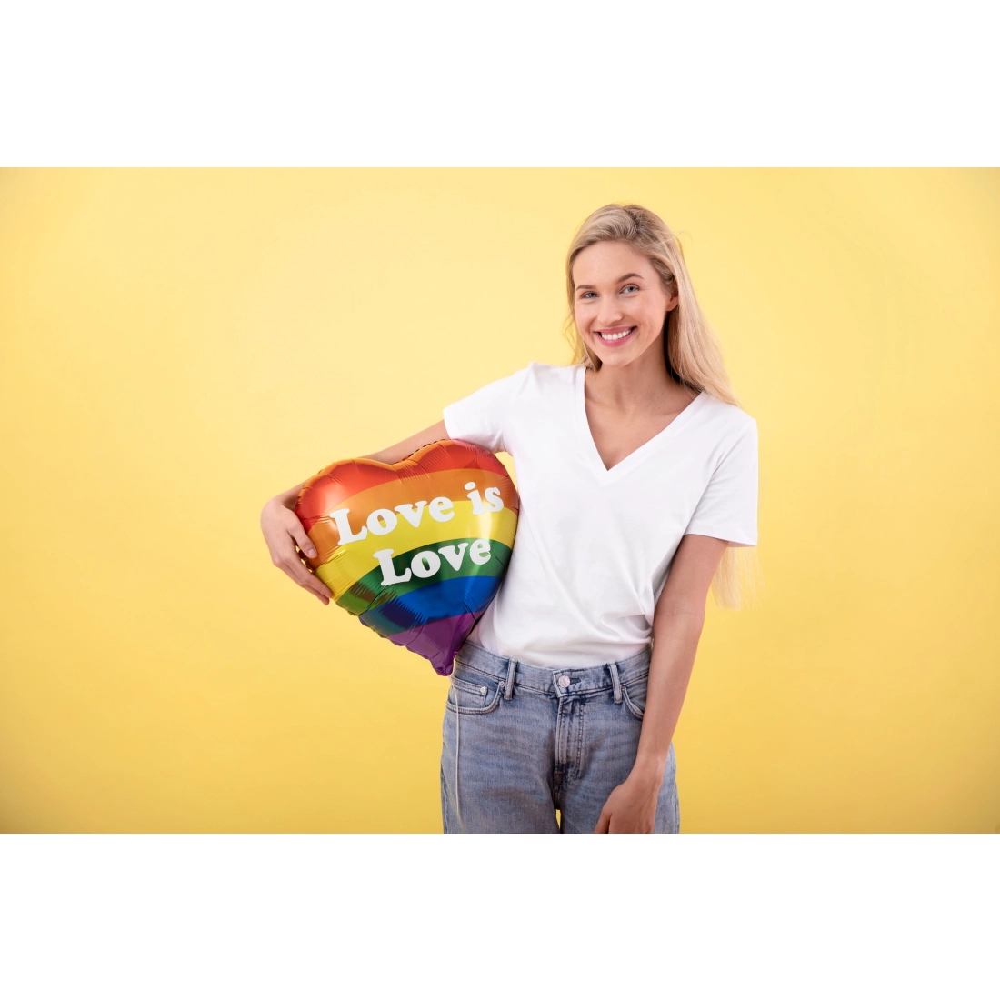 Balon din folie în formă de inimă Láska je láska „Love is Love”, mix de culori, 35 cm