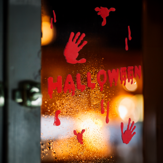 Gel nalepke za okno – rdeč napis Halloween 17 × 42 cm