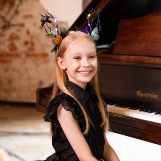 LED naglavni trak za noč čarovnic Strašljiva drevesa 27×24 cm