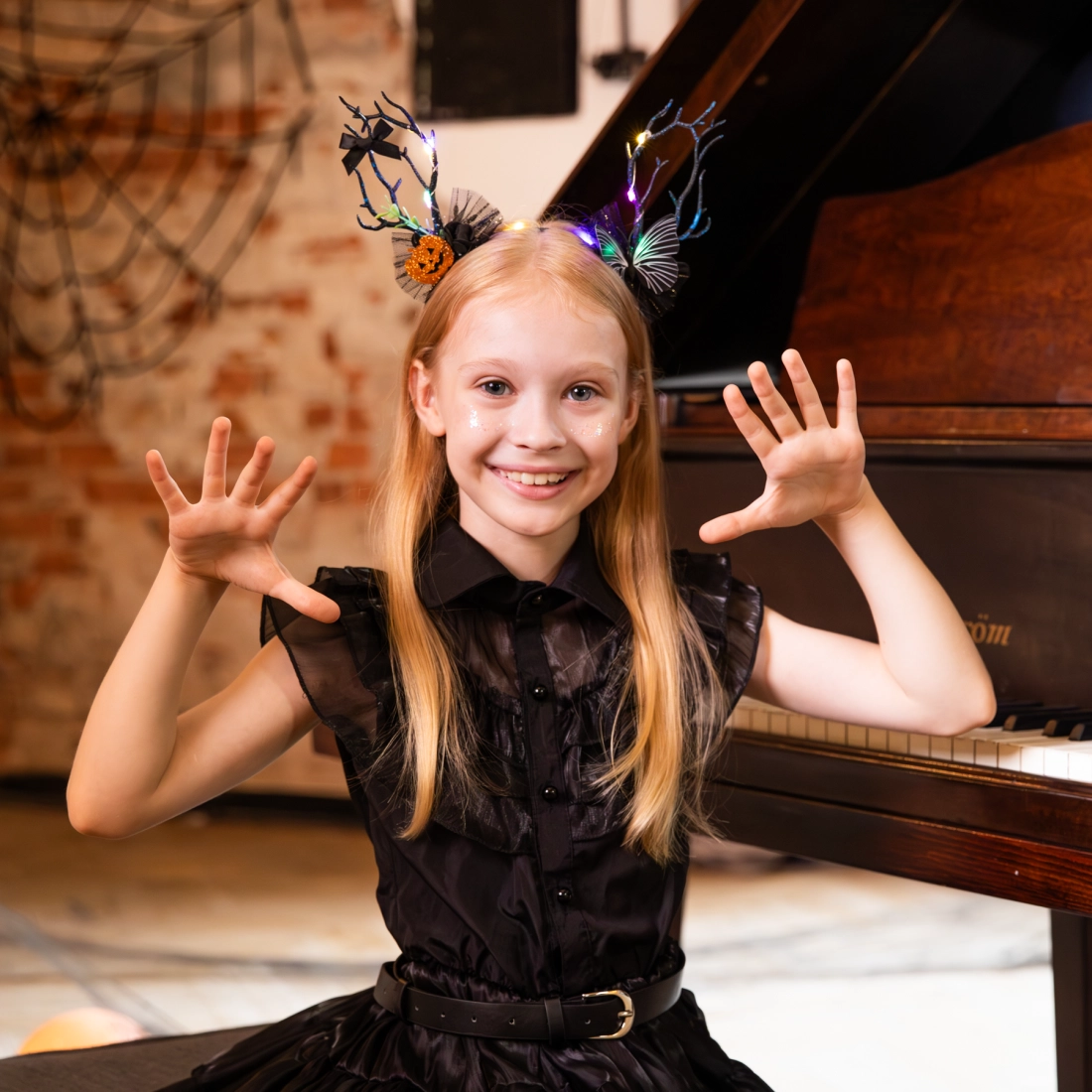 Bentiță LED de Halloween cu copaci înfricoșători 27x24 cm