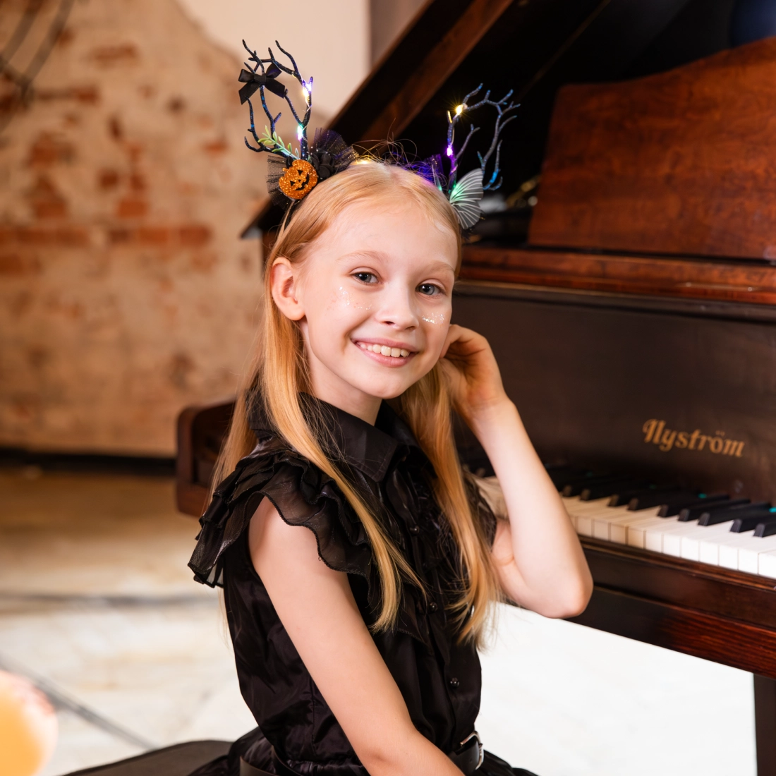 Bentiță LED de Halloween cu copaci înfricoșători 27x24 cm