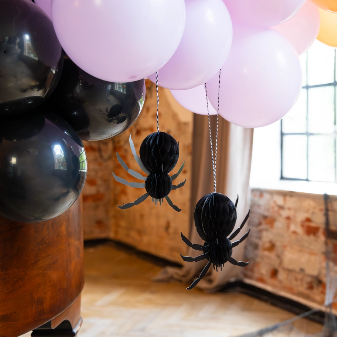 Halloween függő dekorációk – pókok, fekete, 2 db