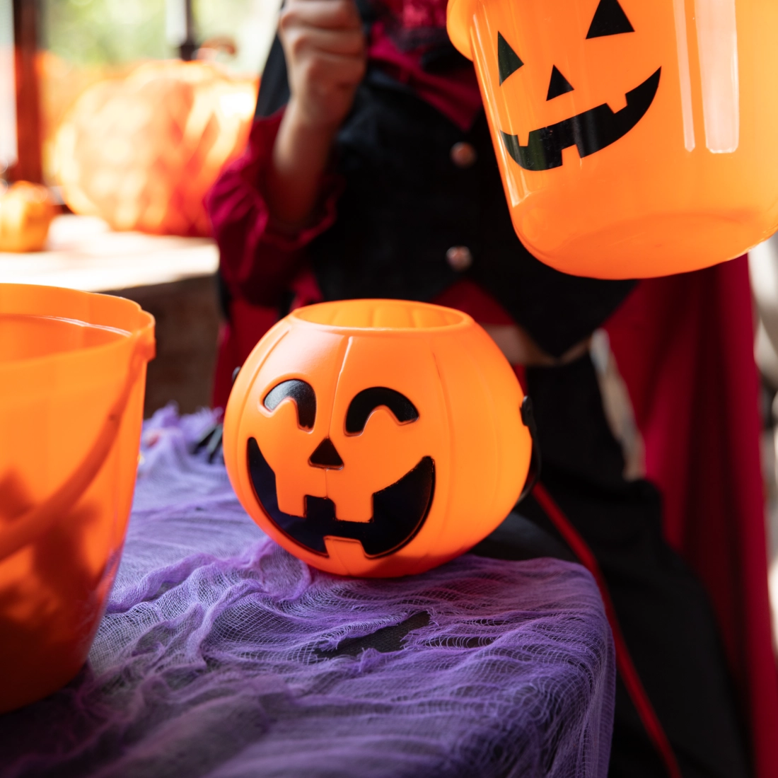 Coș din plastic pentru dulciuri de Halloween în formă de dovleac