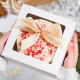 Tortadoboz és süteményes doboz ablakos kivitelben 25x25x15 cm – torta- és desszertes box Tortadoboz és süteményes doboz ablakos kivitelben 25x25x15 cm – torta- és desszertes box