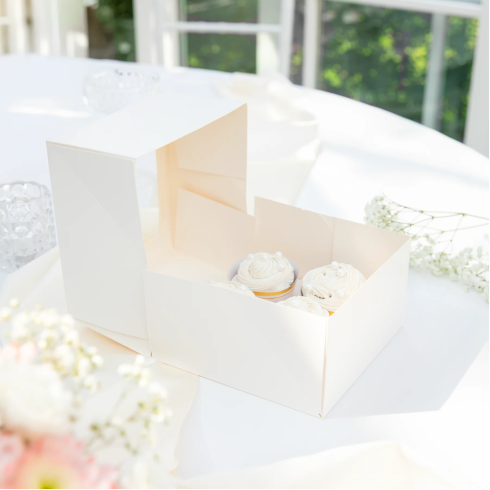 Doboz 4 muffinhez átlátszó ablakkal Doboz 4 muffinhez átlátszó ablakkal