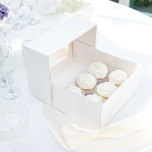 Cutie pentru 6 brioșe cu fereastră transparentă