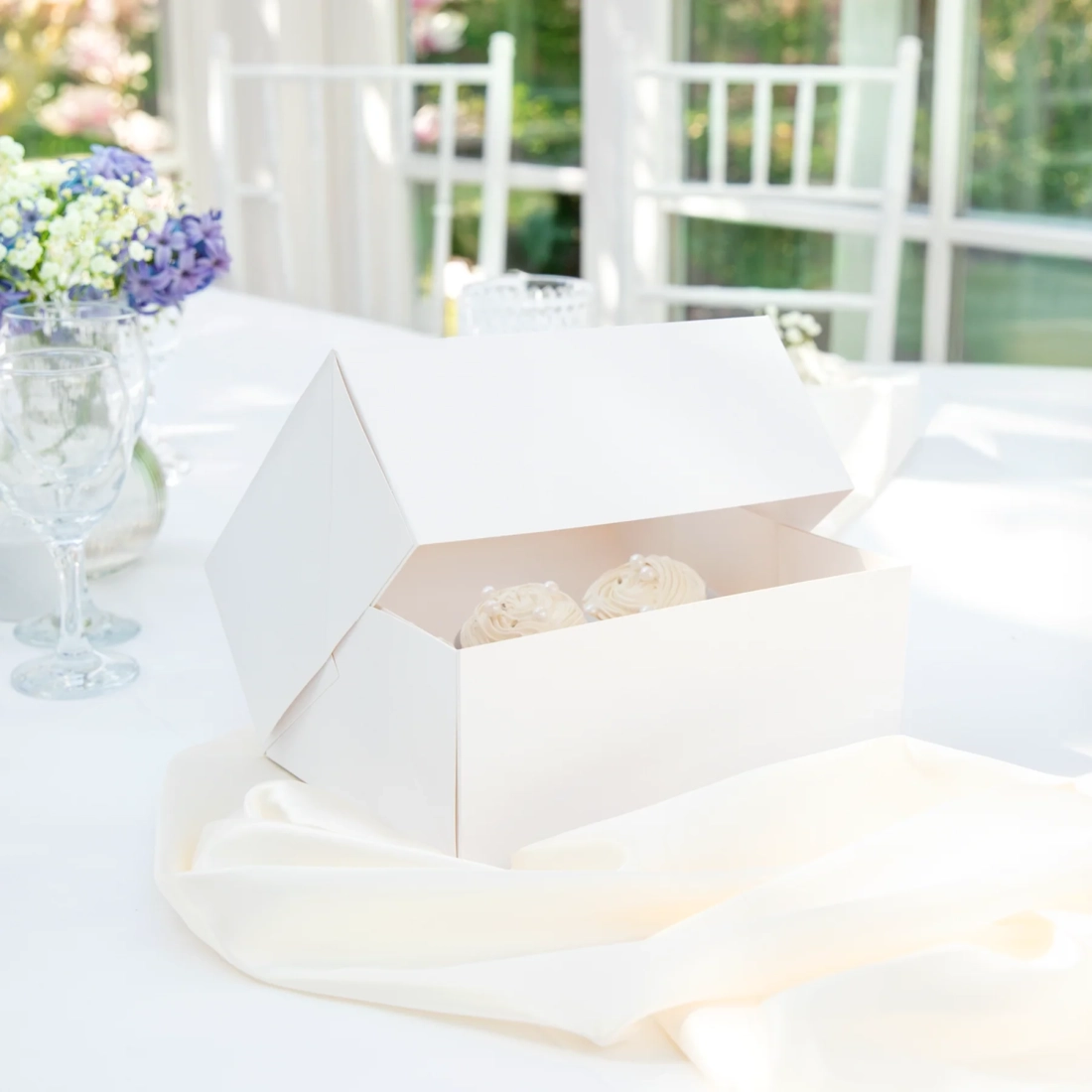 Cutie pentru 6 brioșe cu fereastră transparentă