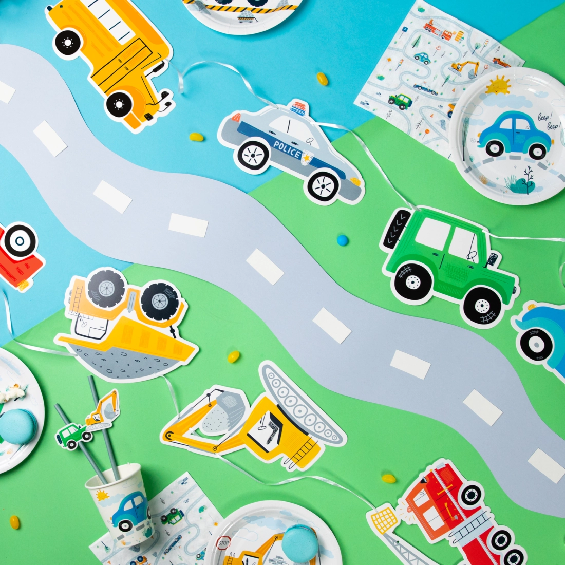 Ghirlandă de aniversare cu mașinuțe, 250 cm