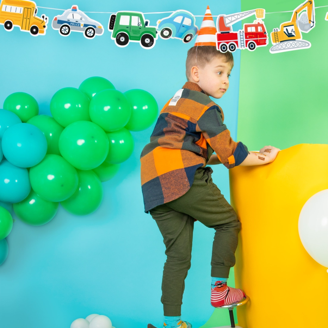 Ghirlandă de aniversare cu mașinuțe, 250 cm