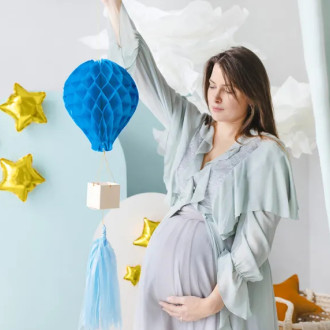 Papirnata kugla svijetloplava s resicama, 28 x 35 cm