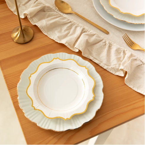 Papír tányérok fehér-arany, 18 cm – 6 db Papír tányérok fehér-arany, 18 cm – 6 db