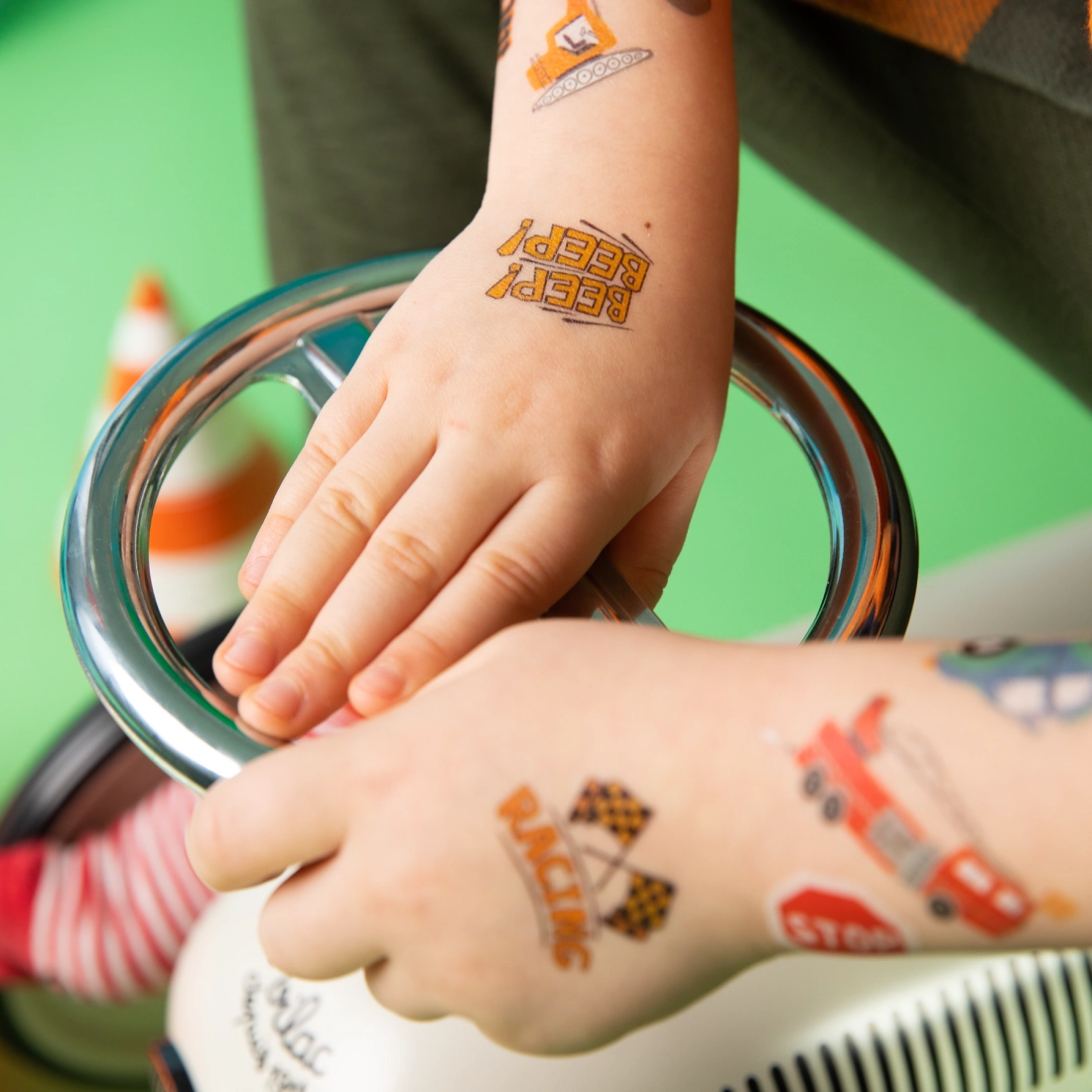 17 darabos mosható autós tetoválás készlet