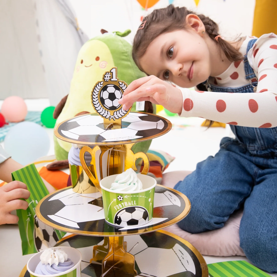 Foci témájú muffin- és süteménytartó állvány 34x41 cm – DIY