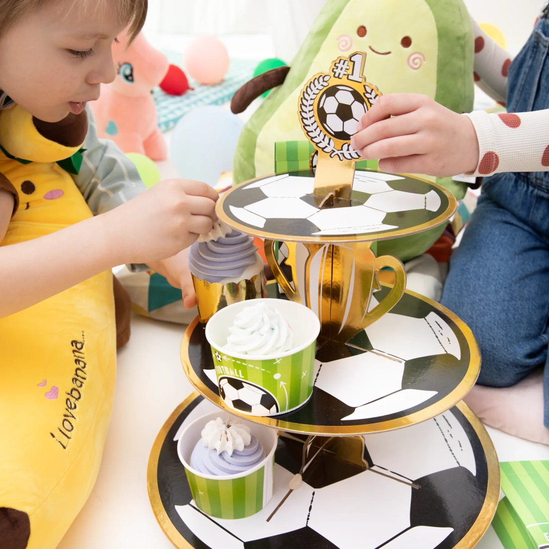 Foci témájú muffin- és süteménytartó állvány 34x41 cm – DIY