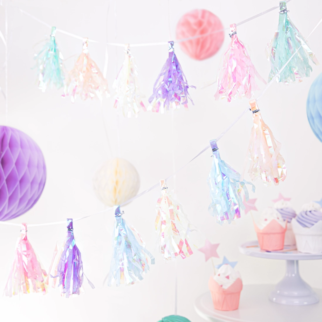 Ghirlandă cu ciucuri – pastel, 200 cm