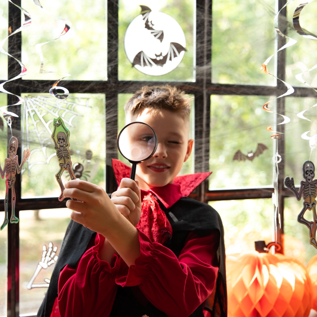 Lógó spirálok koponya motívummal, 6 db