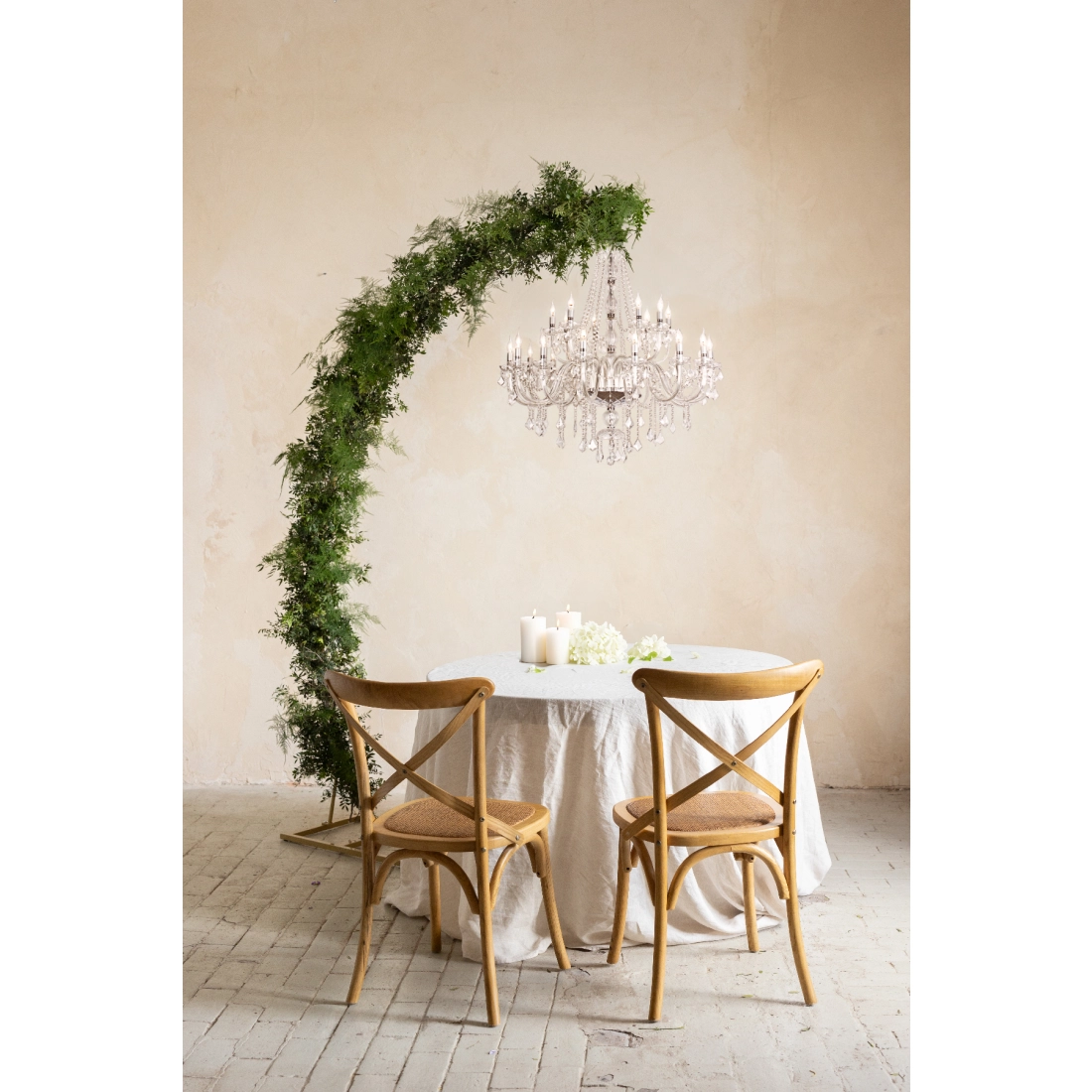 Suport metalic auriu pentru candelabre 135x230 cm